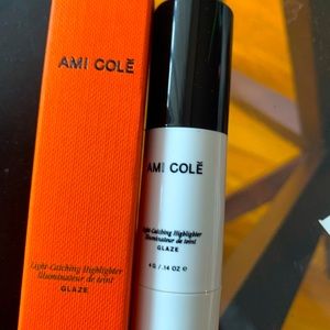 AMI COLÉ

LIGHT CATCHING HIGHLIGHTER, unused.